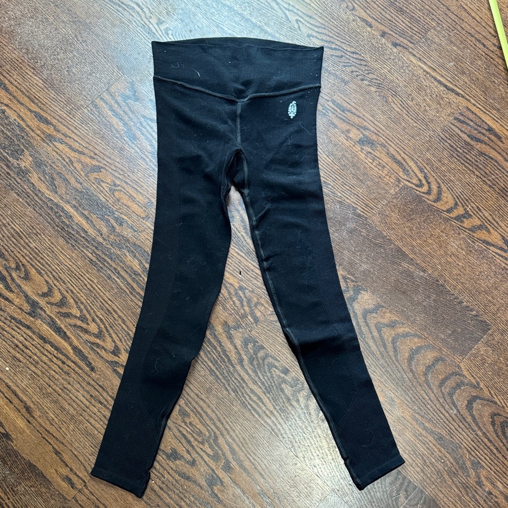 XS/S Free People blk leggings - lots of stretch & comfy black
